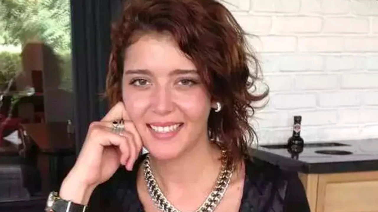 Türkiye'nin Ünlü Modeli Senem Kuyucuoğlu: Hayatı, Kariyeri, Özel Yaşamı ve İş Dünyası