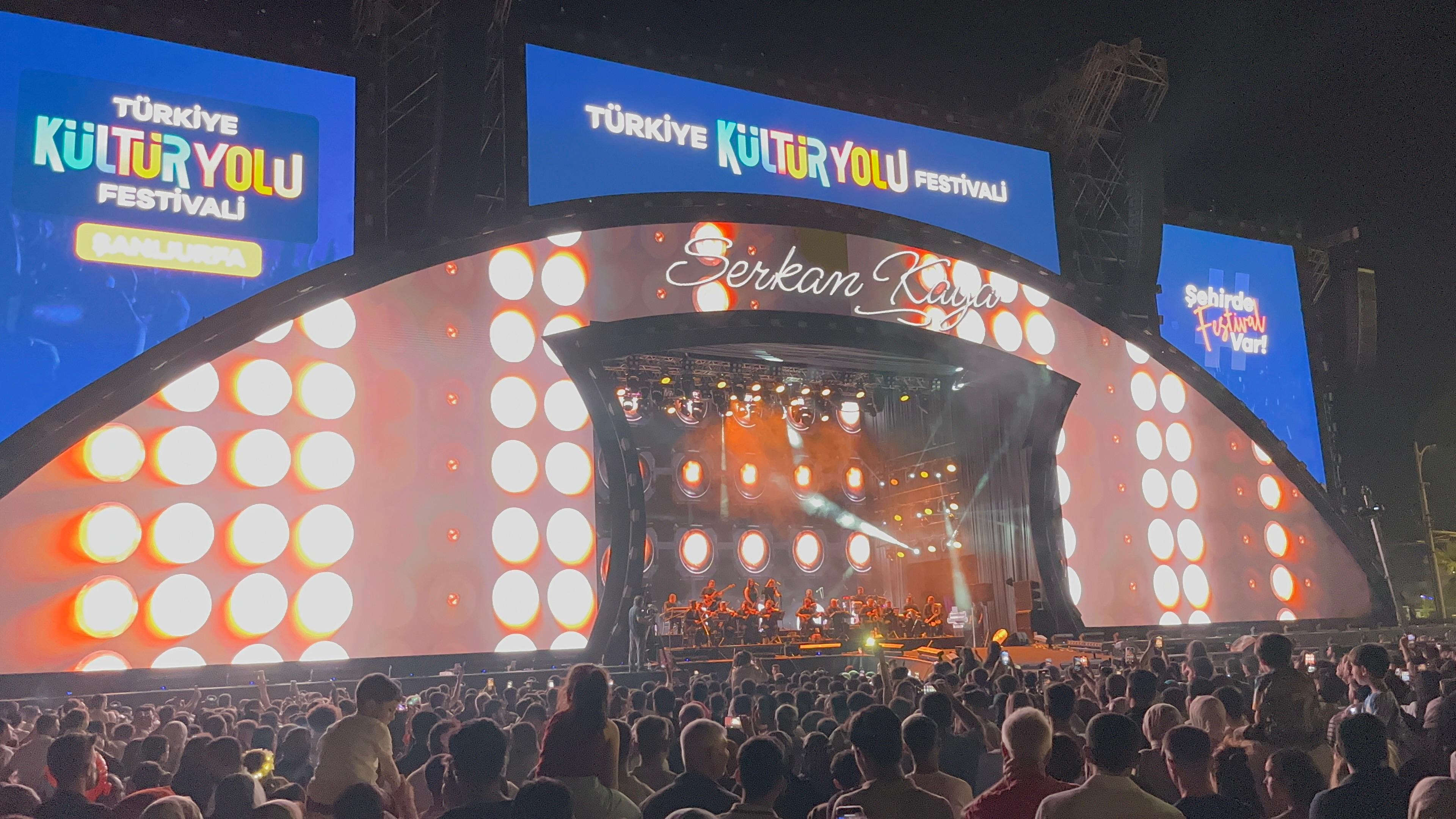 Serkan Kaya, Şanlıurfa Kültür Yolu Festivali’nin İlk Gecesinde Sahne Aldı