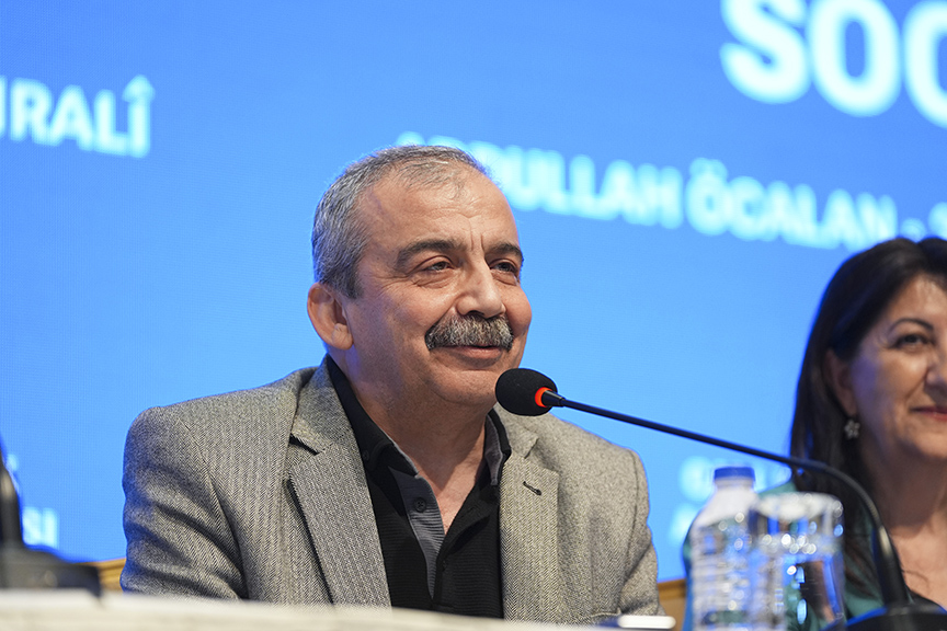 Sırrı Süreyya Önder Neden Istanbulda Defnediliyor