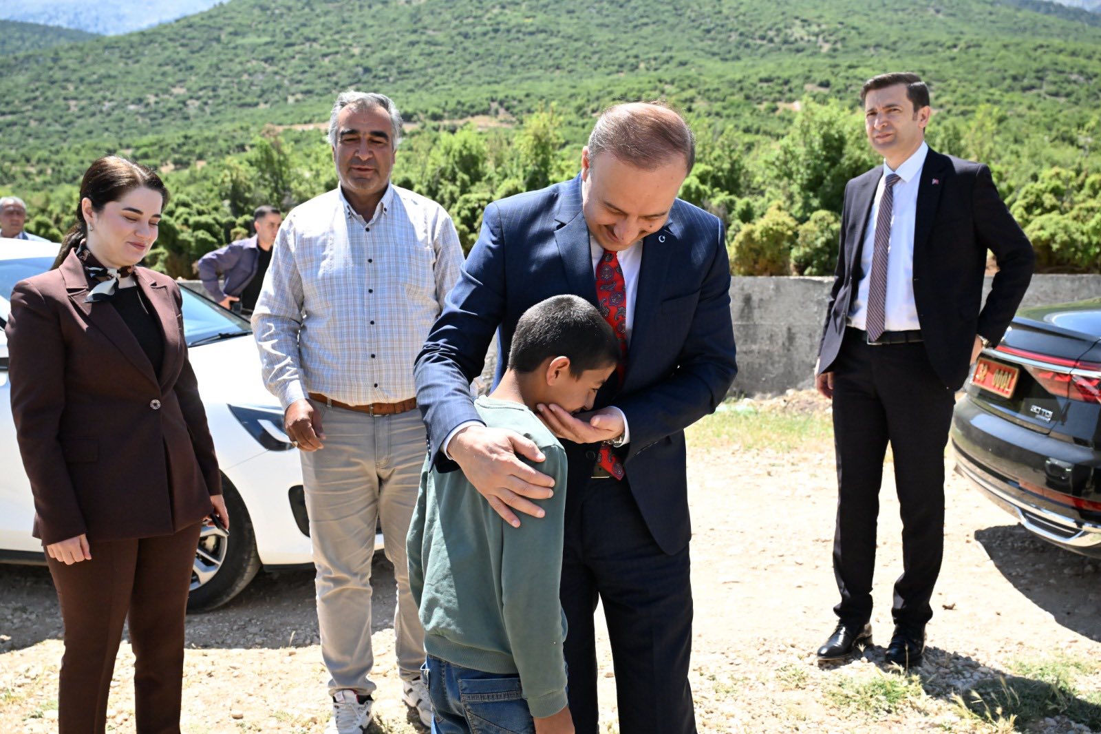 Vali Erin’den Şanlıurfalı Mevsimlik Tarım Emekçilerine Destek Ziyareti (3)