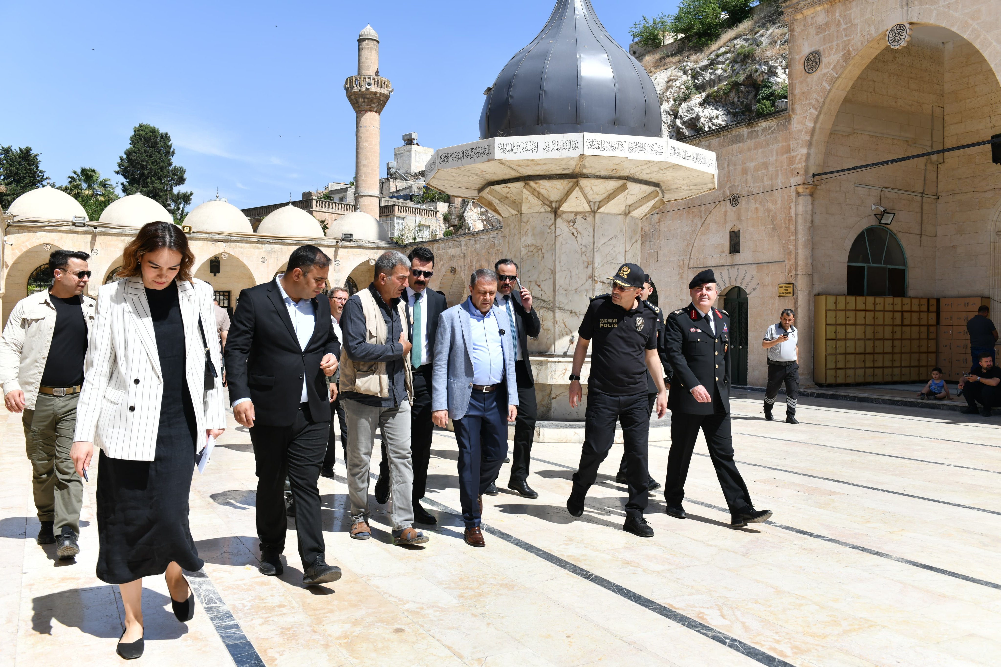 Vali Şıldak, Tuğgeneral Avkıran Ve Müdür Aksoy Balıklıgöl’de İncelemelerde Bulundu (1)