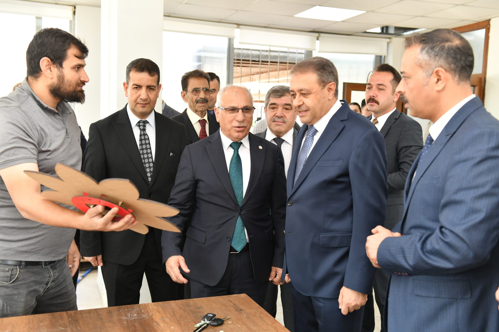 VALİ-6