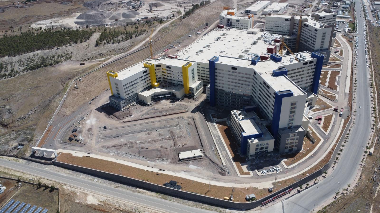 1700 Yataklı Şanlıurfa Şehir Hastanesi Hızla Yükseliyor