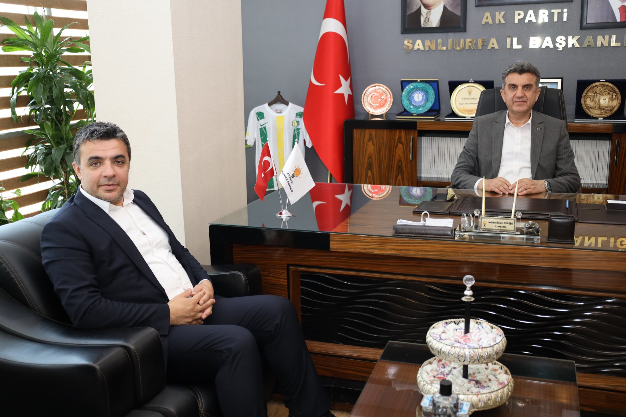 Ak Parti Bozovadan Başkan Günbegiye Ziyaret