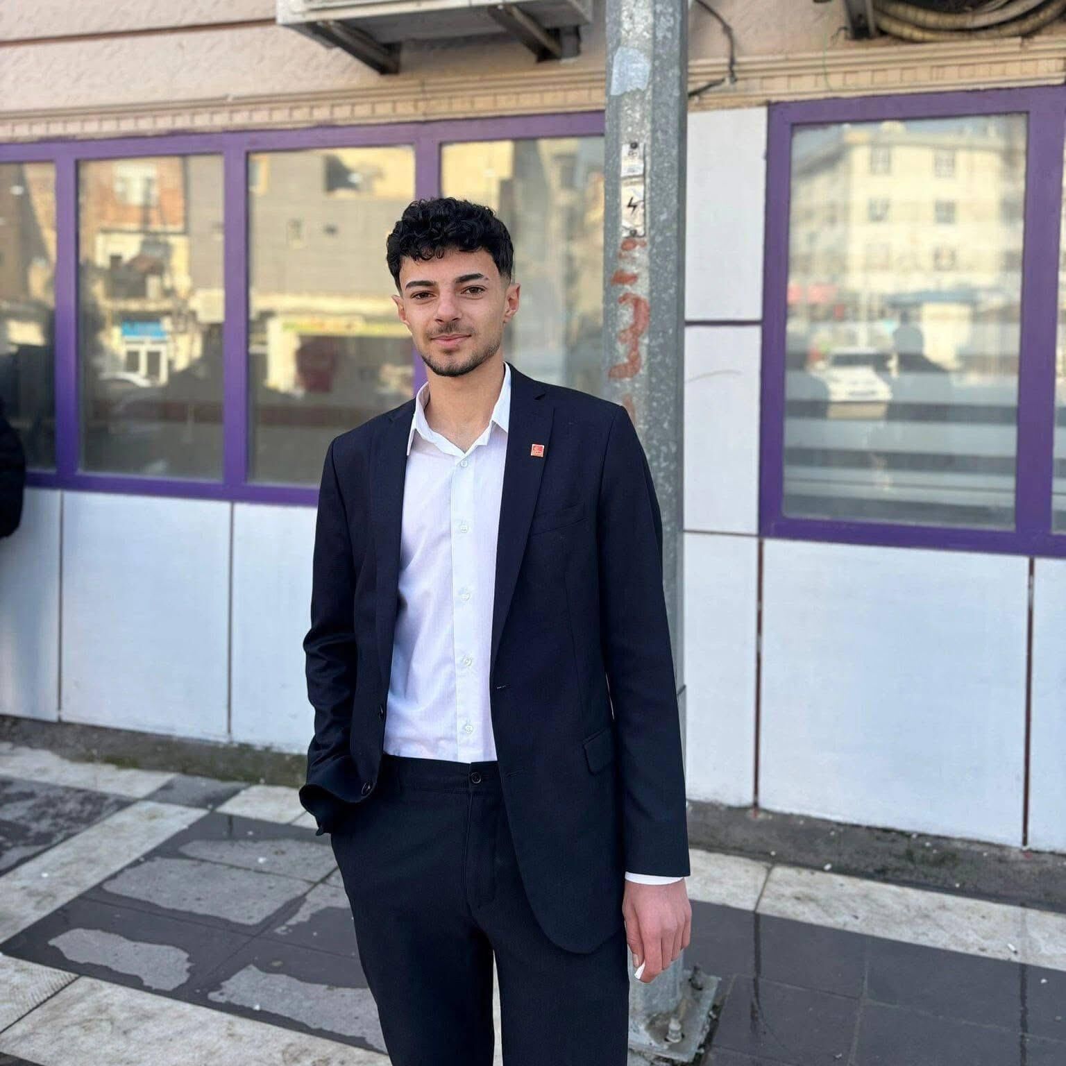 Chp Bozova İlçe Gençlik Kolları Başkanı Sedat Aksoy, Istifa Etti (1)