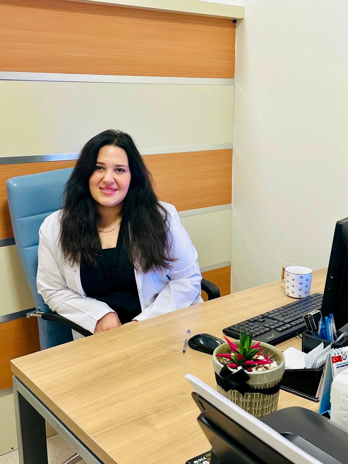 Doktor Ayşe Gökçen