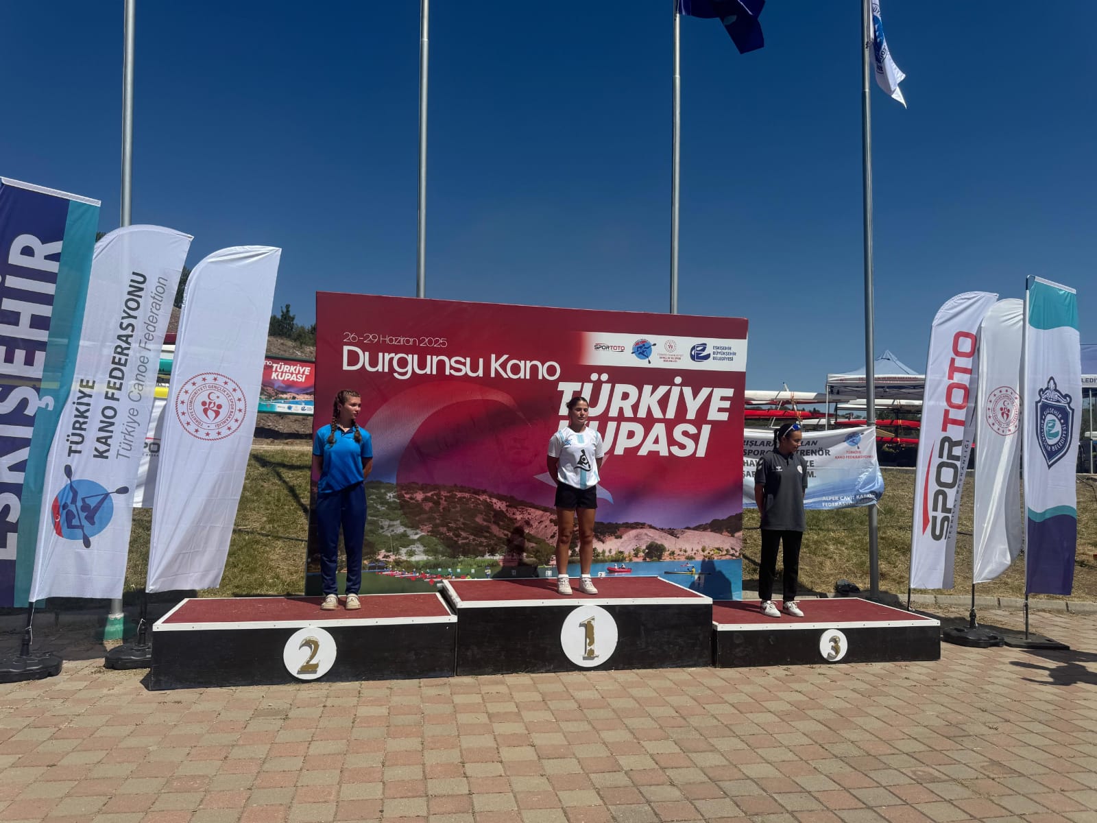 Eskişehir’de Şanlıurfa Rüzgarı Esti Bozova Kano Takımı 18 Madalya Kazandı (3)
