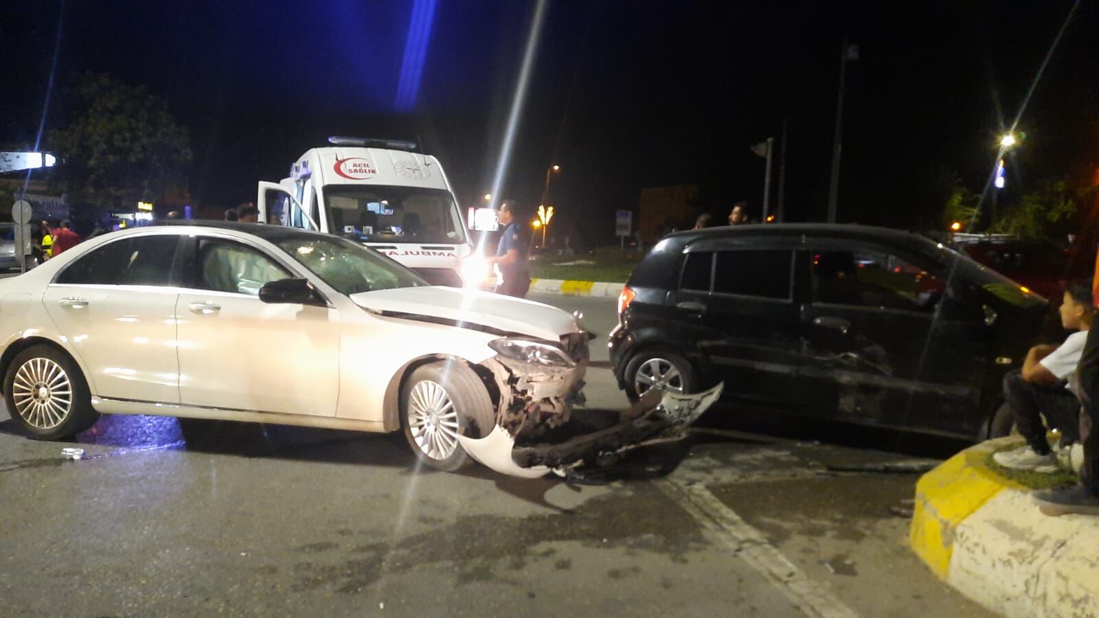 İpekyolu Bulvarı’nda Yaşanan Trafik Kazasında Yaralılar Var (2)