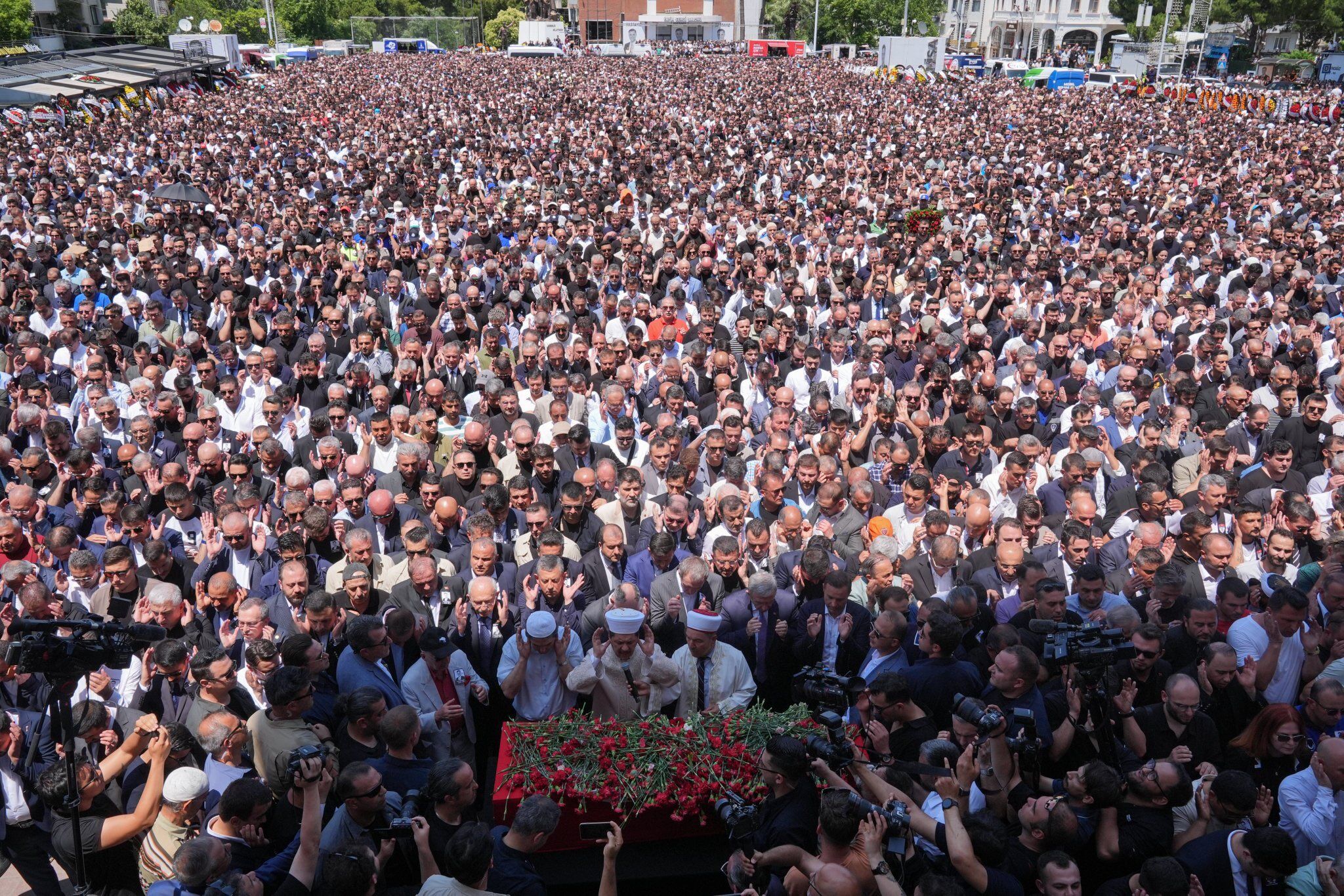 Manisa Büyükşehir Belediye Başkanı Ferdi Zeyrek Cenaze Töreni