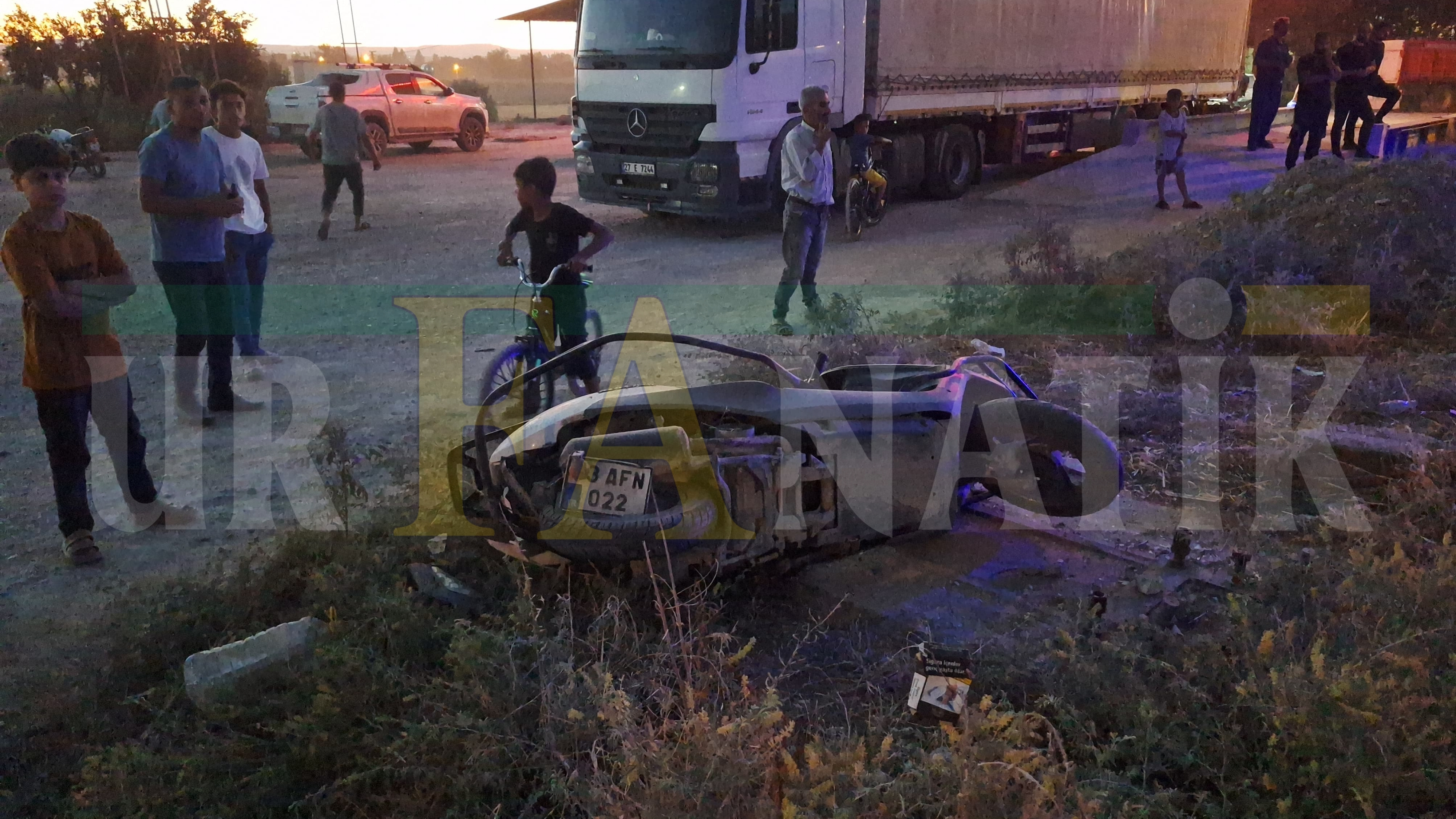 Şanlıurfa Birecik'te Motosiklet Ile Otomobil Çarpıştı 2 Kişi Yaralandı!-3