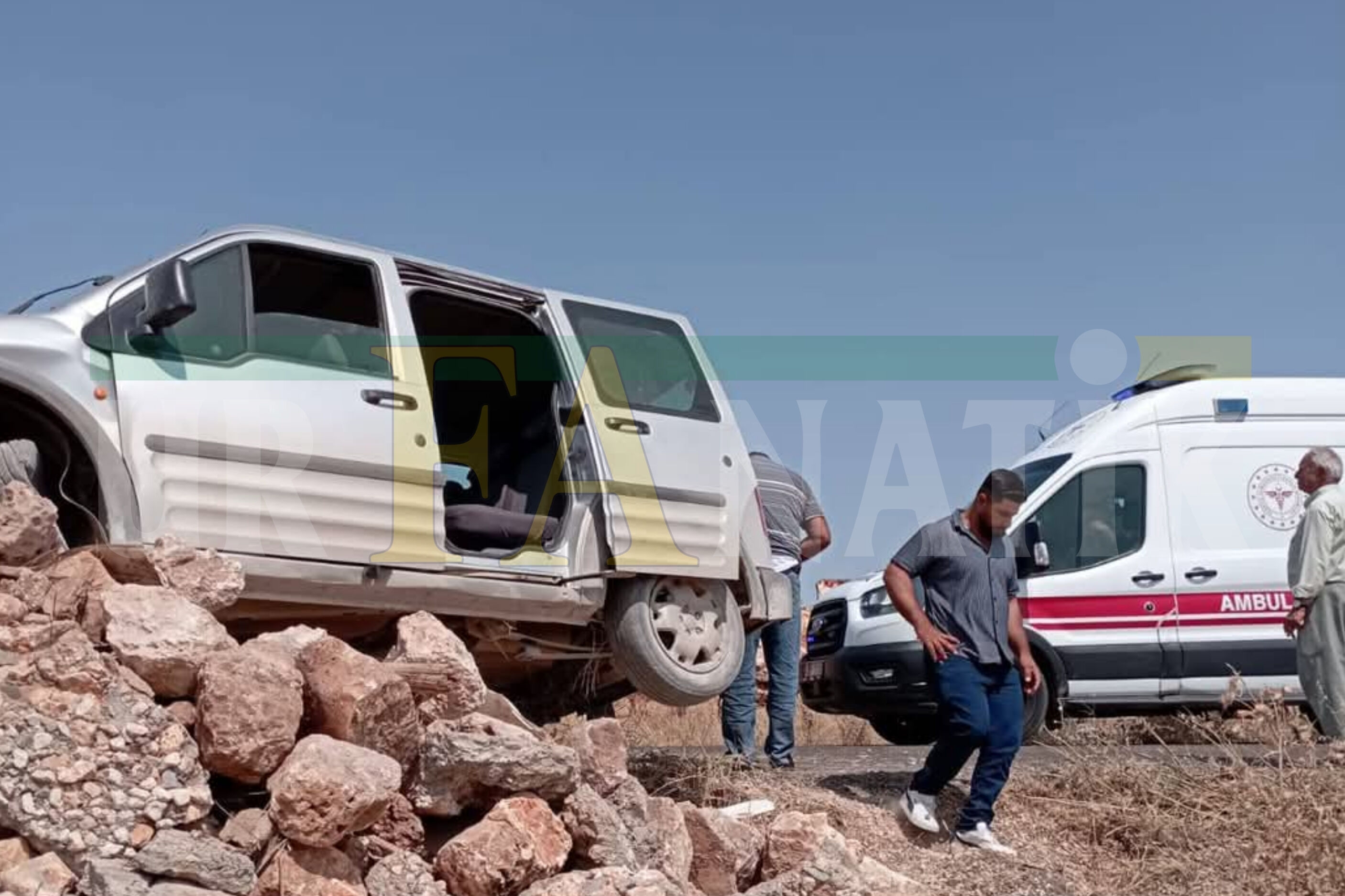 Şanlıurfa Halfeti’de Trafik Kazası 2 Kişi Yaralandı! (2)