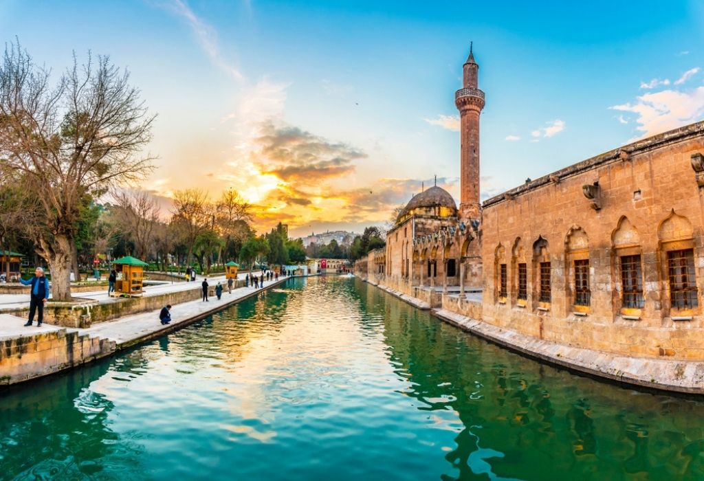 Şanlıurfa Ile İran’ın Urmiye Şehri Arasındaki Kardeş Şehir Programı İsrail İran Arasında Yaşanan Gerilim Nedeniyle Iptal Edildi (1)