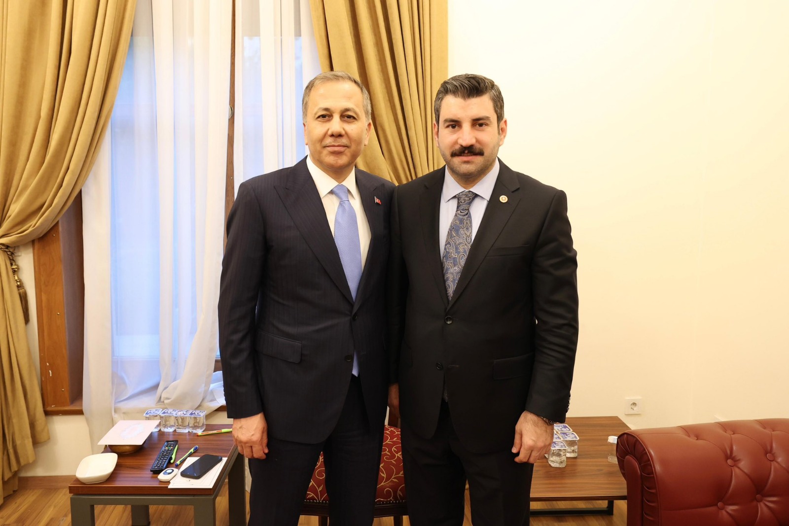 Şanlıurfa Milletvekili İçişleri Bakanı Ali Yerlikaya’yı Ziyaret Etti!-1