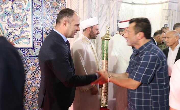Şanlıurfa’da Bayram Namazı Kılındı, Dualar Edildi (6)