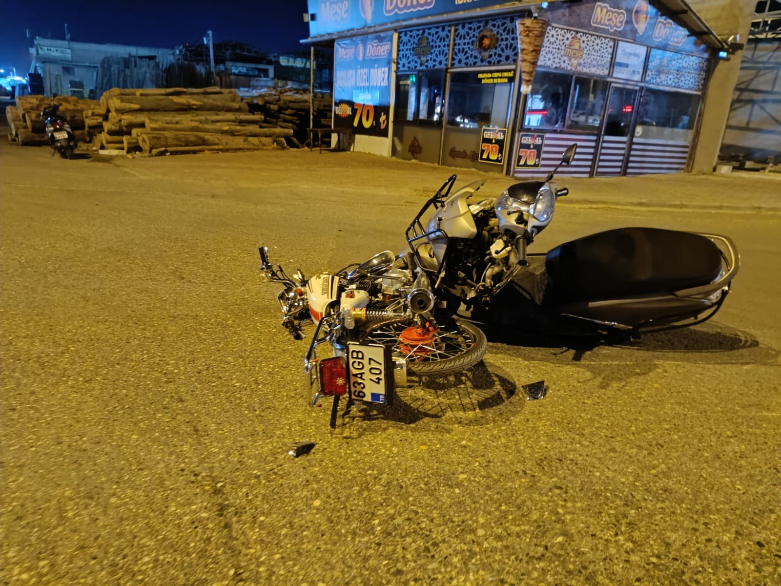 Şanlıurfa’da Motosikletler Çarpıştı, Yaralılar Var! (3)