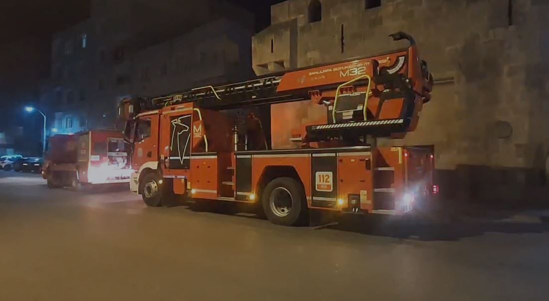 Şanlıurfa’da Mutfaktan Yükselen Alevler Mahalleliyi Sokağa Döktü (1)