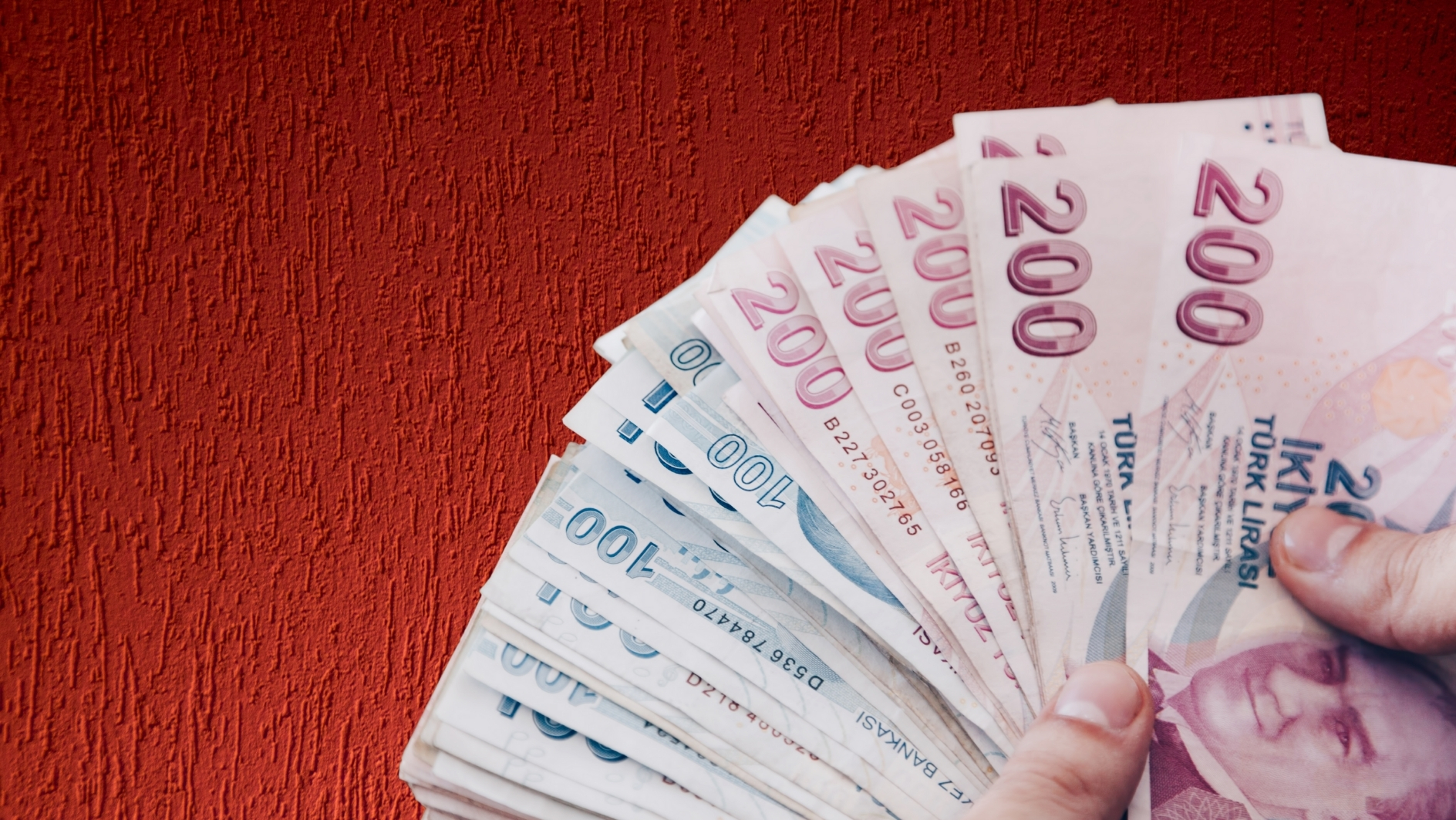 Yangında Zarar Gören Haneleren Para Yardımı