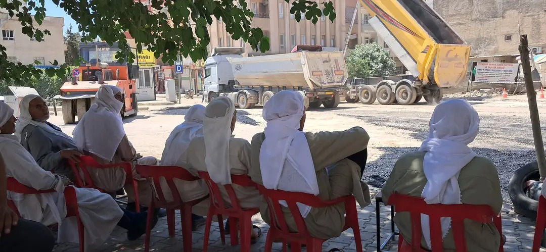 Şanlıurfa’da Sosyal Medya Onları Konuşuyor: “Nereye Bakıyor Bu Adamlar?”