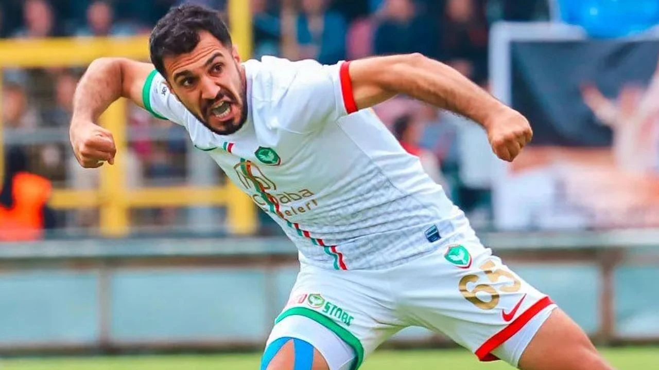 Adı Şanlıurfaspor Ile Anılan Oktay Aydın 1 Yıl Daha Amedsporda (1)