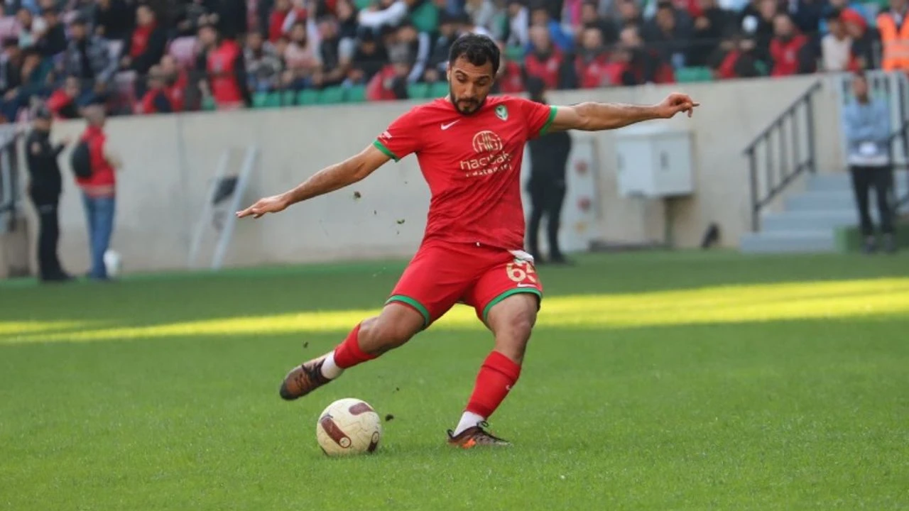 Adı Şanlıurfaspor Ile Anılan Oktay Aydın 1 Yıl Daha Amedsporda (3)