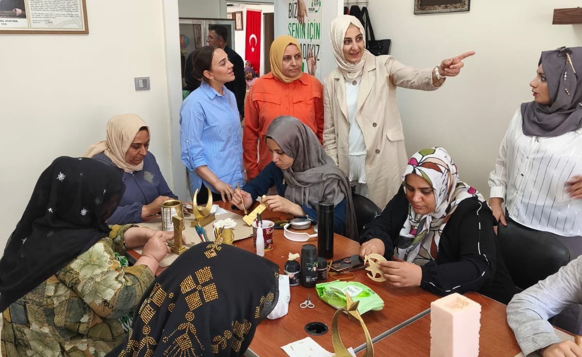 Aile Ve Sosyal Hizmetler Bakan Müşaviri Ayşe Çakmak, Şanlıurfa’daki Kadın Ve Aile Destek Merkezlerini Ziyaret Etti (2)