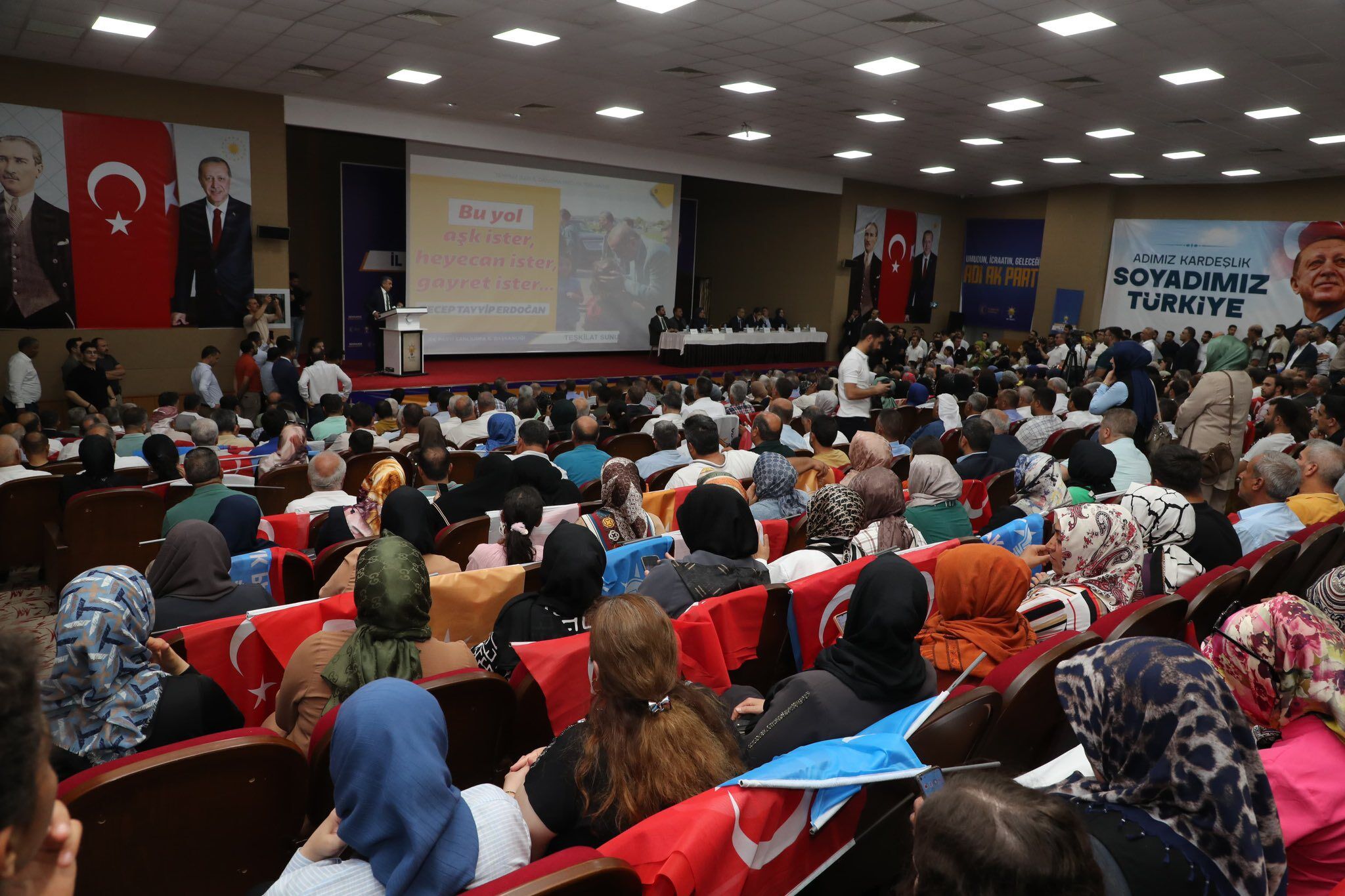 Ak Parti Şanlıurfa İl Danışma Meclisi Toplantısı Geniş Katılımla Gerçekleştirildi (4)