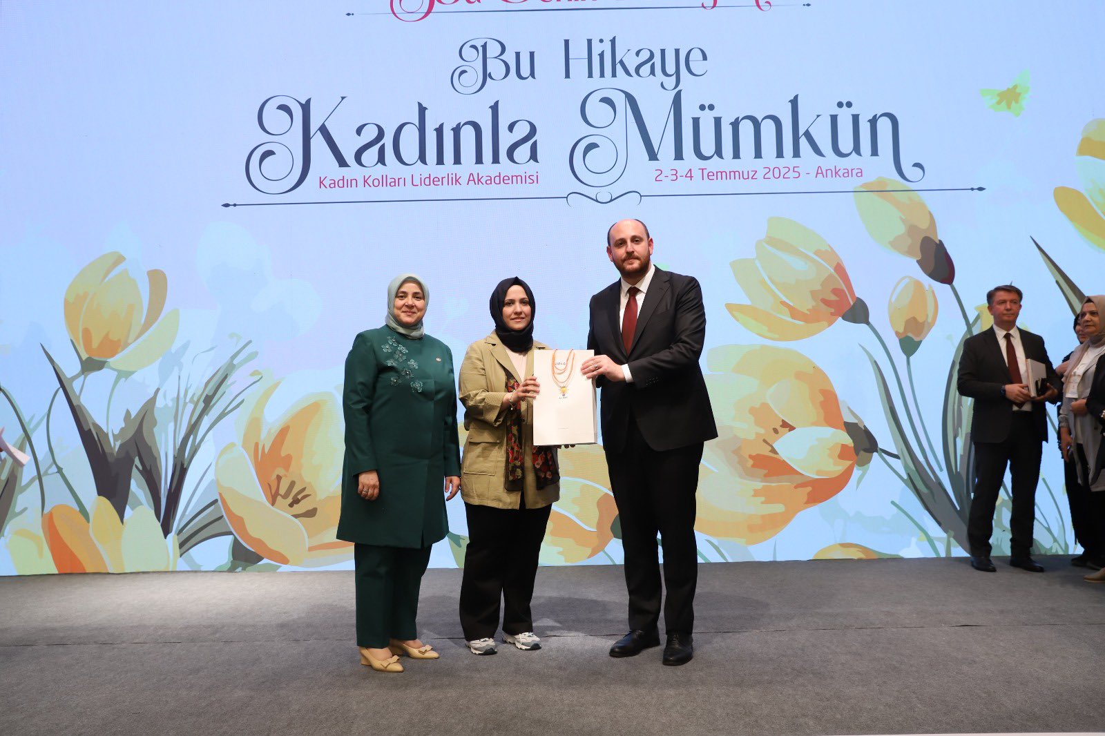 Ak Parti Şanlıurfa İl Kadın Kolları, Üye Kayıt Çalışmalarında Türkiye Birincisi Oldu (1)
