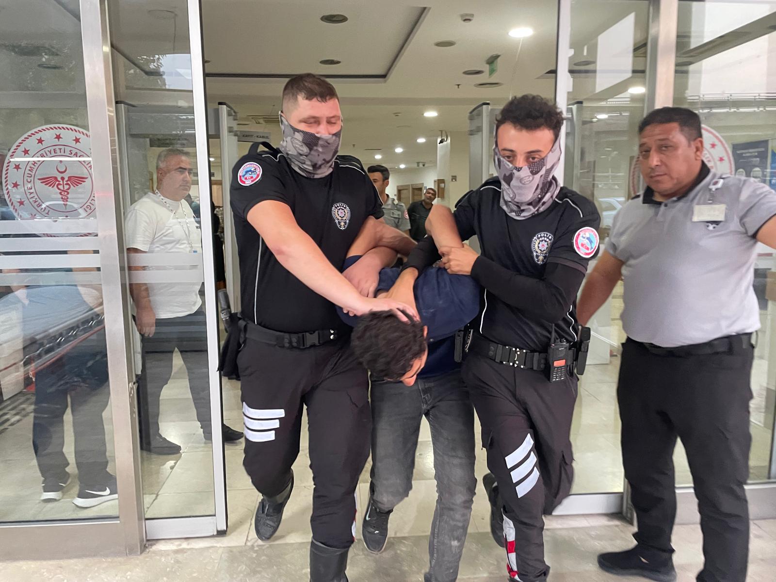 Balıklıgöl Devlet Hastanesi'ndeki Bıçaklı Saldırı Kameraya Yansıdı (1)