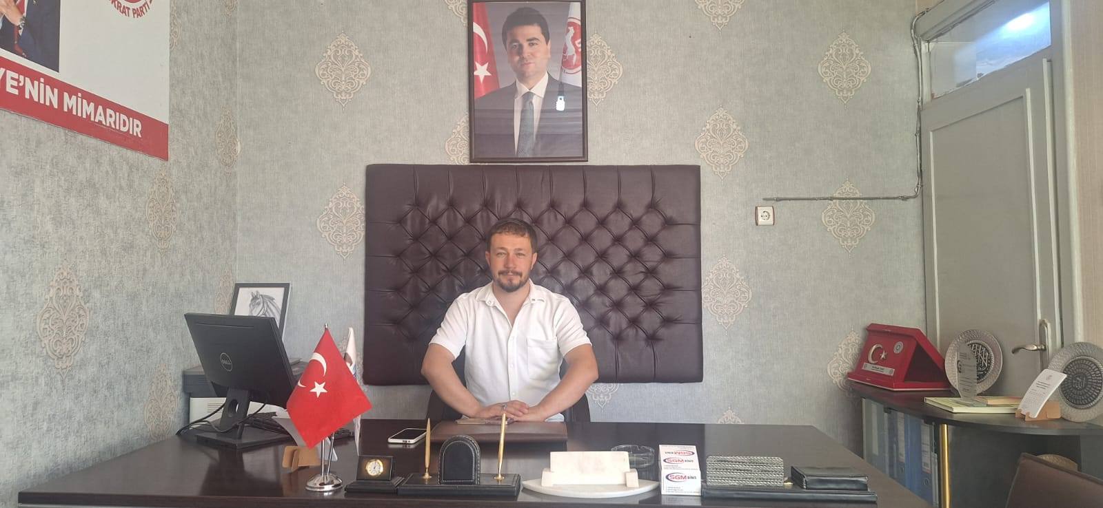 Demokrat Parti Birecik İlçe Başkanlığı’na Abdurrahman Ergün Atandı. Atamayı İl Başkanı Mustafa Polat, Duyurdu (5)