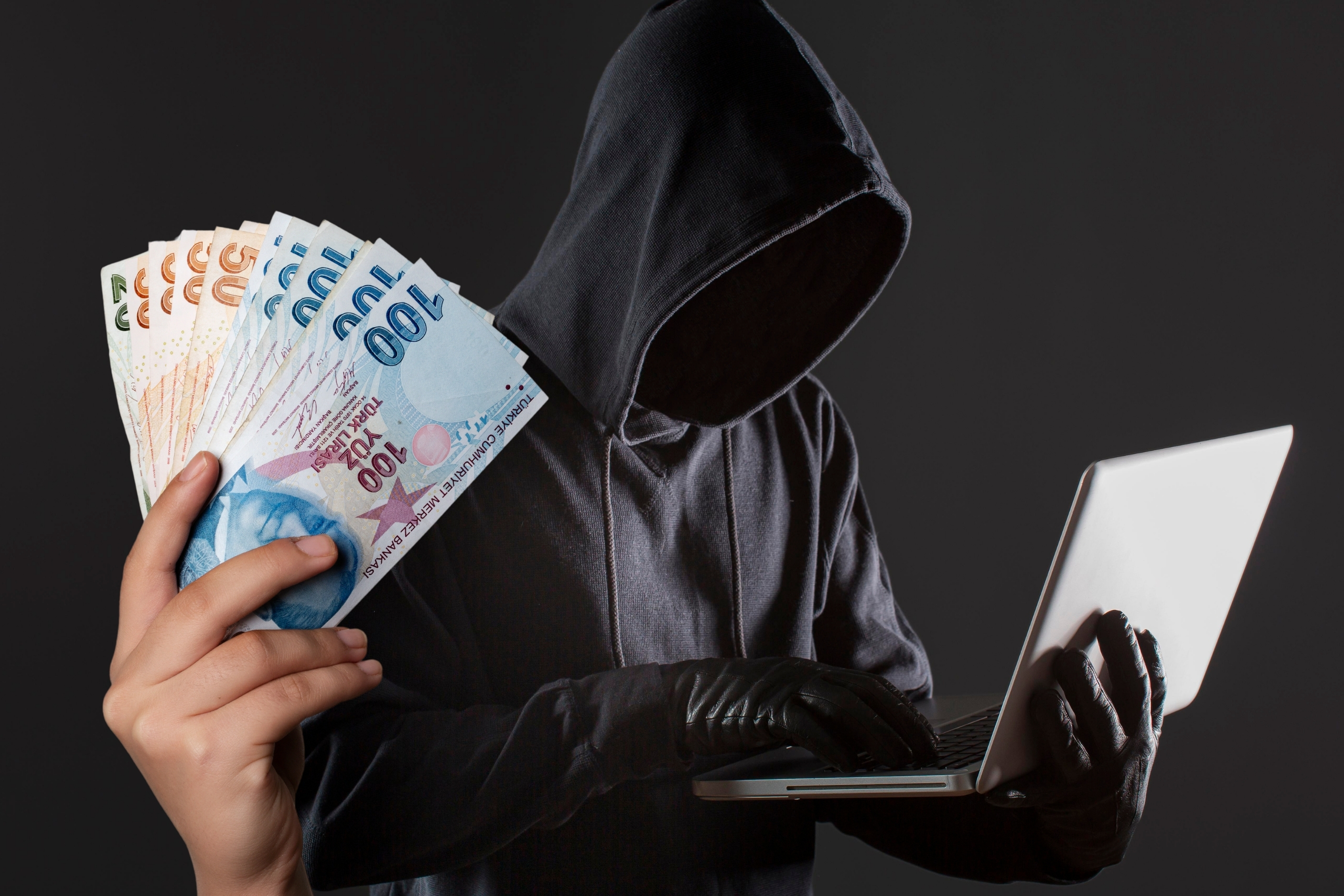 Dolandırıcılar Bankacı Gibi Aradı