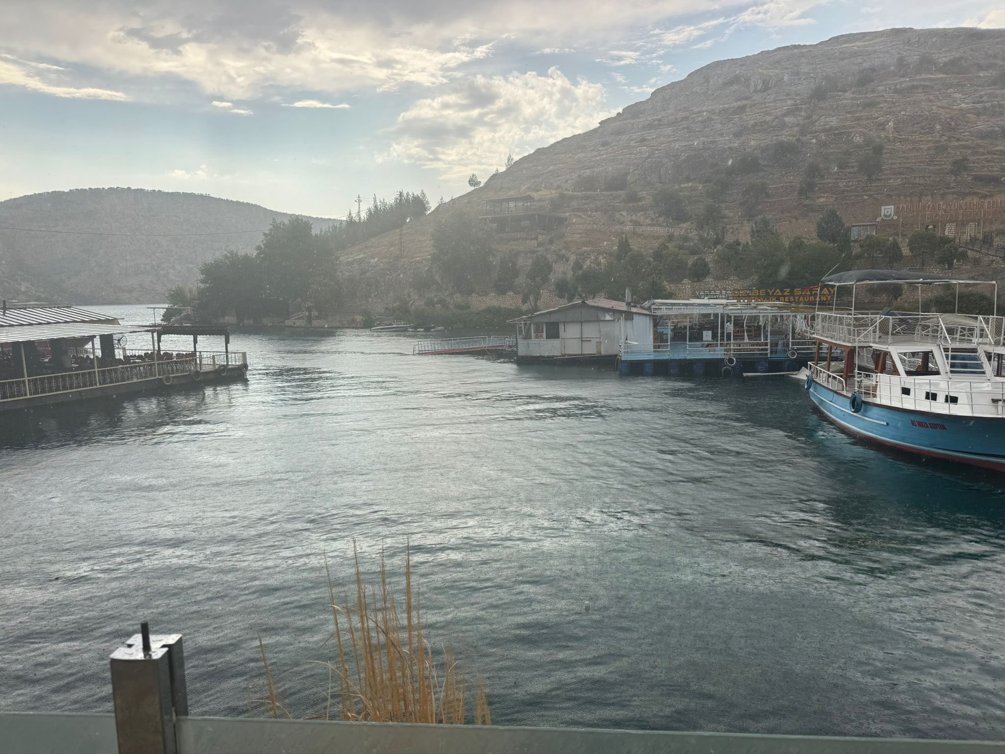 Duba Restoran Sürüklenerek Yürüyüş Yoluna Çarptı (2)