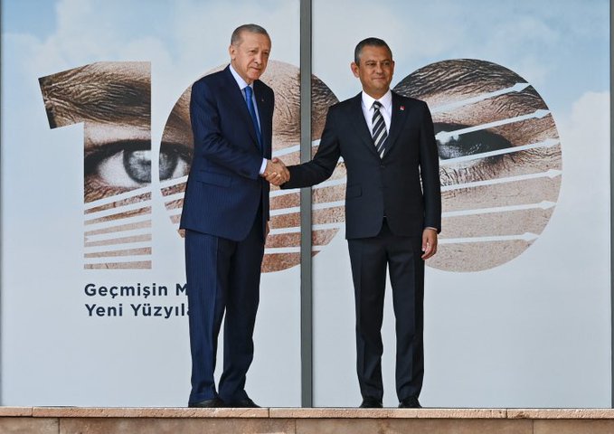 Erdoğan Özgür Özele Tazminat Davası Açtı