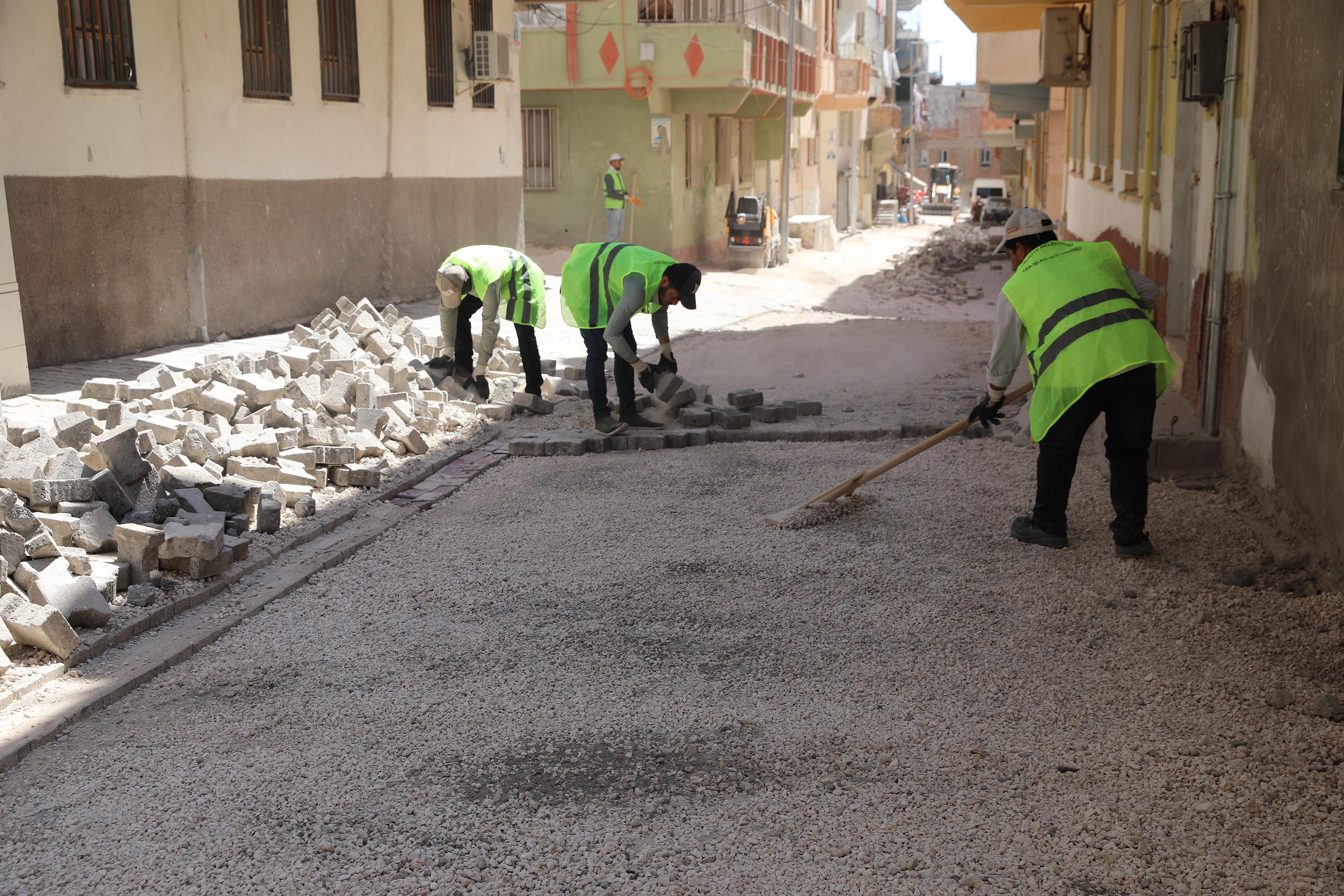 Haliliye’de 17 Ekip İle Yol Yapım Ve Onarım Çalışmaları Sürüyor 2