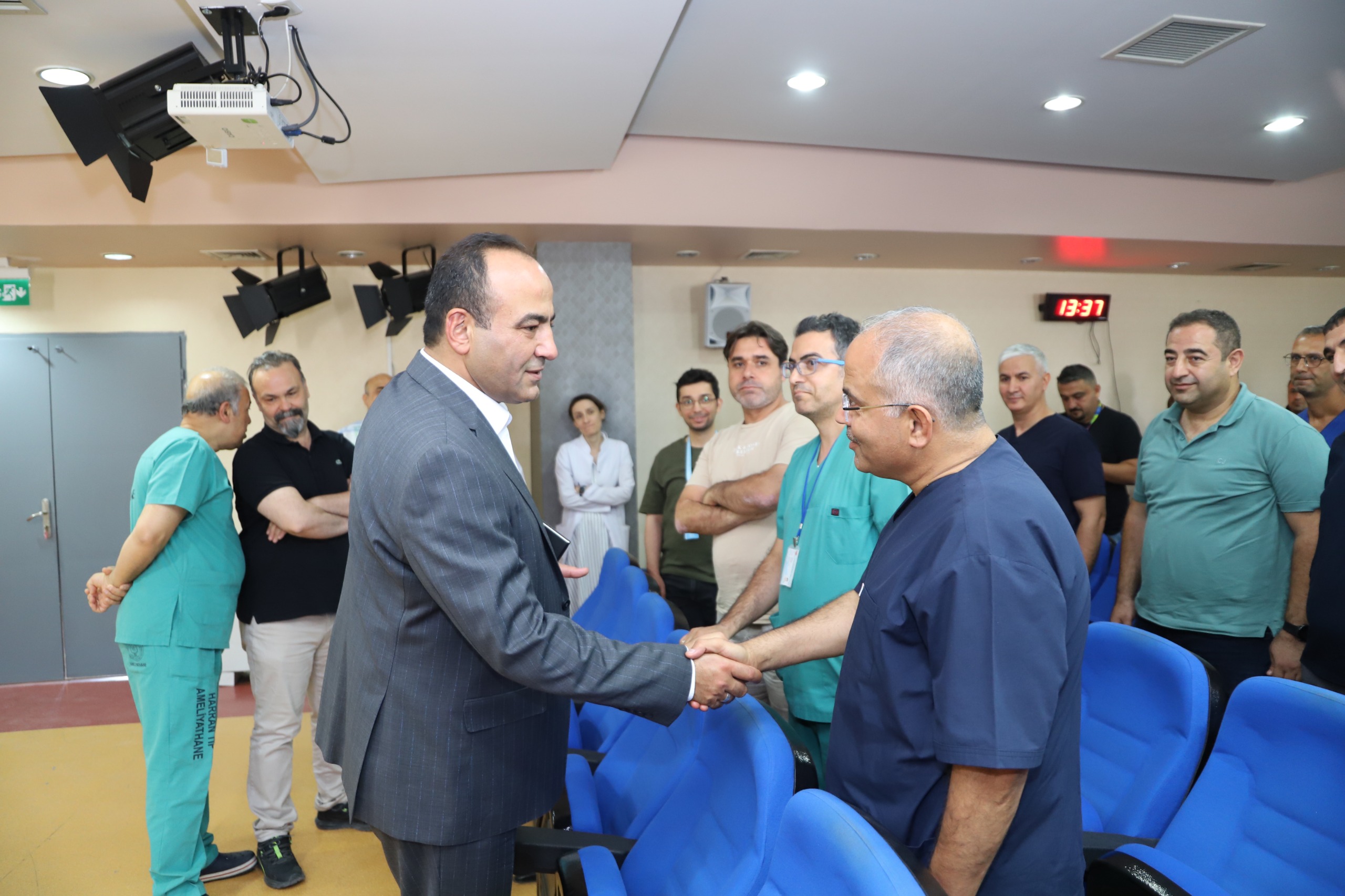 İl Sağlık Müdürü Dr. Erhan Berk, Uzman Hekimlerle Değerlendirme Toplantısı Yaptı.
