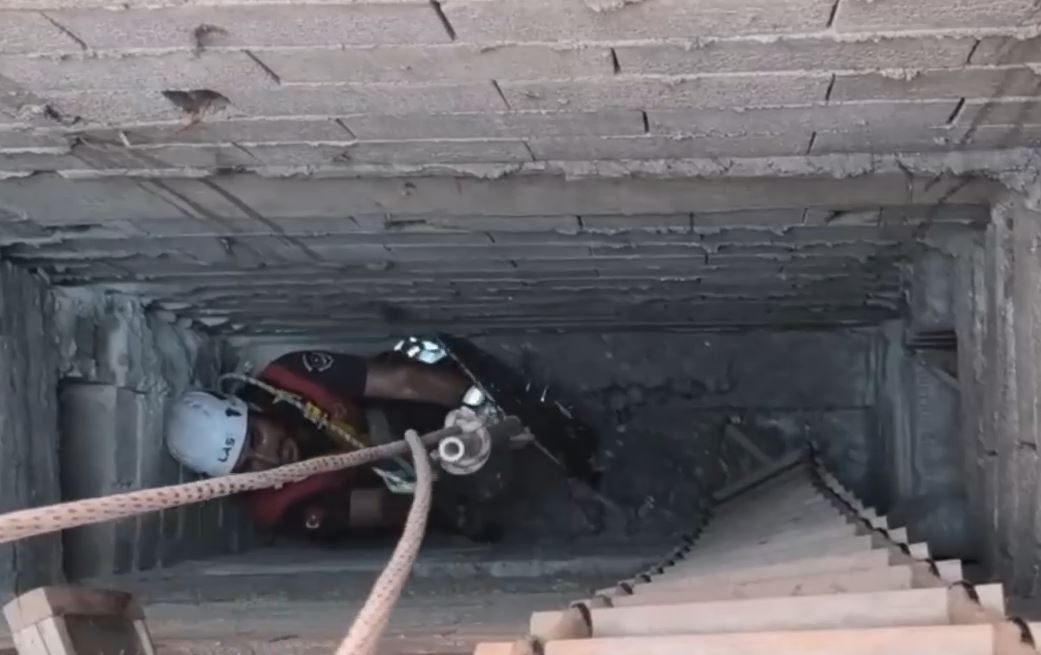 İtfaiyeden Kedi Kurtarma Operasyonu (1)