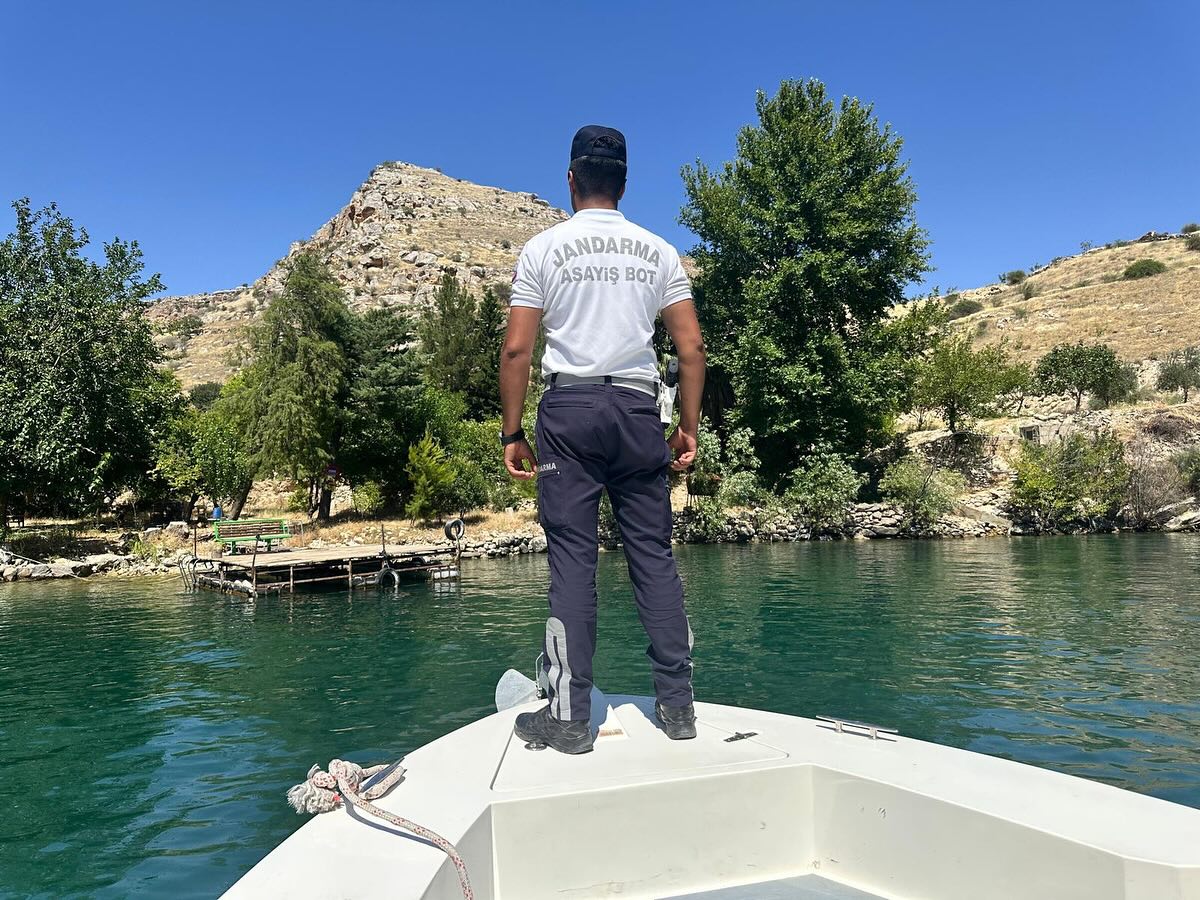 Kuralsiz Tekneye Geçi̇t Yok! (5)