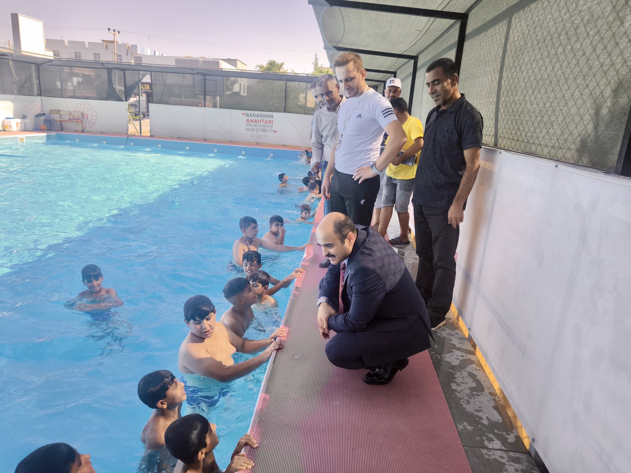 Şanlıurfa Akçakale’de Yarı Olimpik Havuzlar Kapılarını Açtı (2)