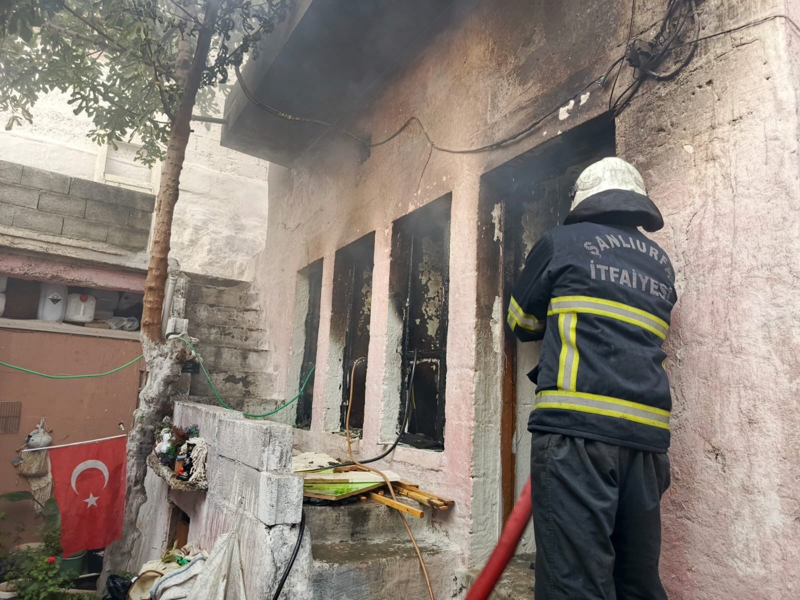Şanlıurfa Eyyübiye’de Korkutan Mesken Yangını