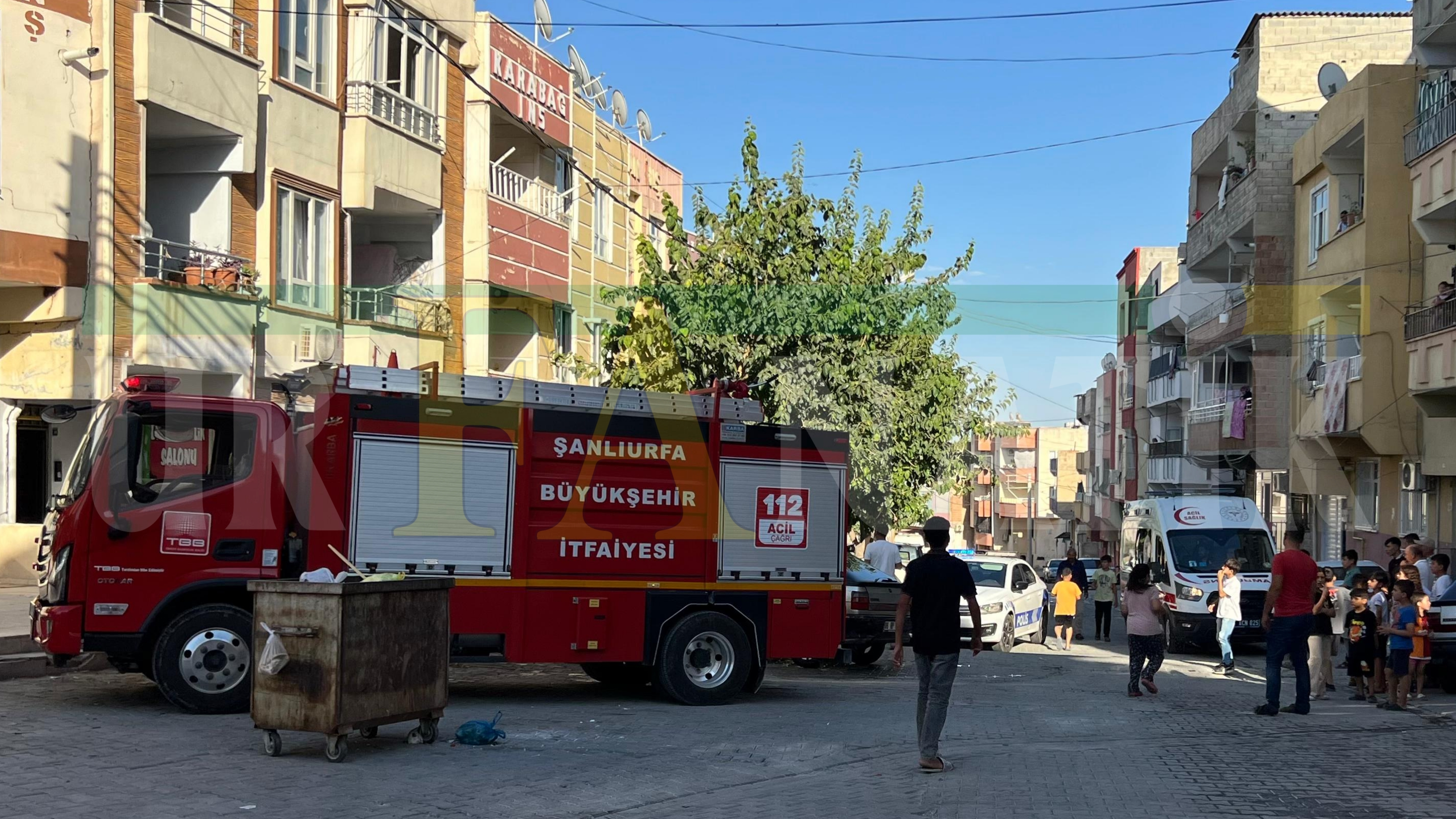 Şanlıurfa Haliliye’de Mesken Yangını Paniğe Neden Oldu! (2)
