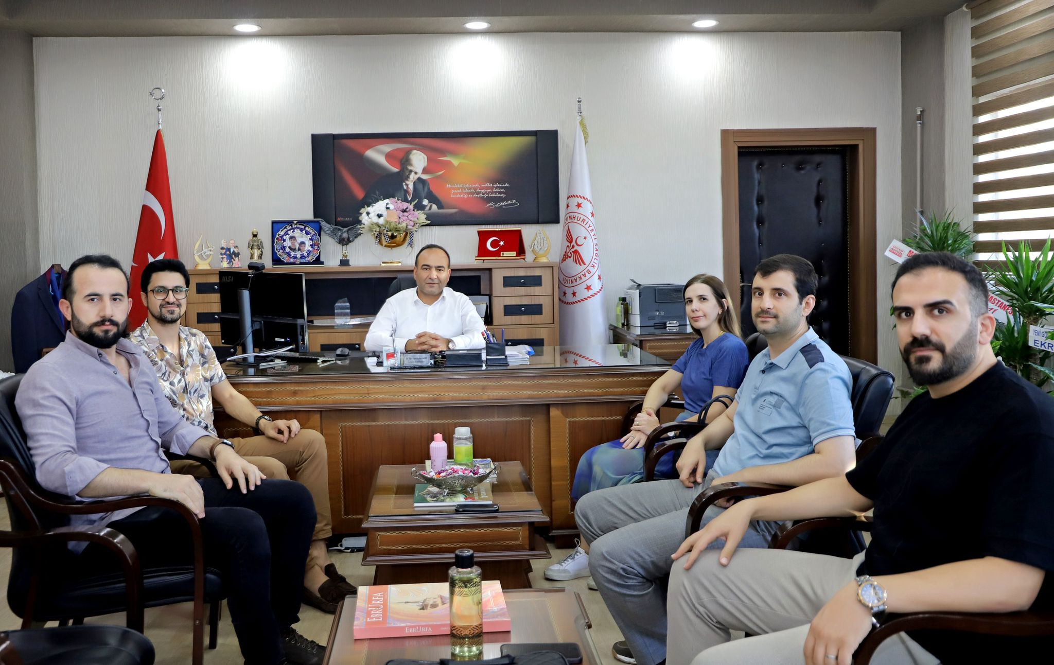 Şanlıurfa İl Sağlık Müdürü Doktor Öğretim Üyesi Erhan Berk, Kent Merkezinde Görev Yapan Dermatoloji Uzmanları Ile Bir Araya Geldi (2)
