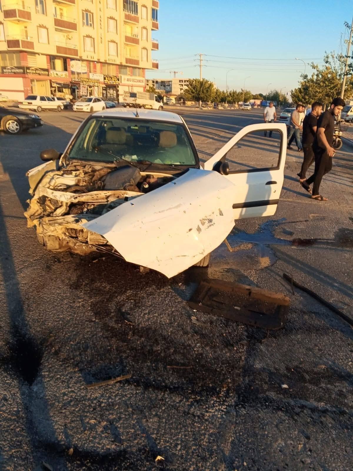 Şanlıurfa Viranşehir’de Kaza 2 Kişi Yaralandı! (2)