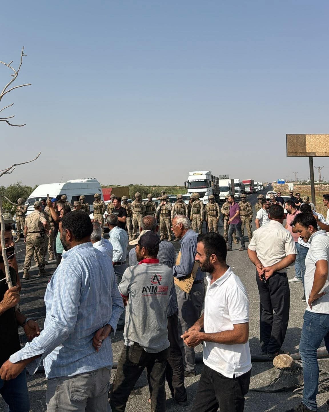 Şanlıurfa’da Çiftçiler Ayaklandı Gaziantep Kara Yolu Trafiğe Kapatıldı!