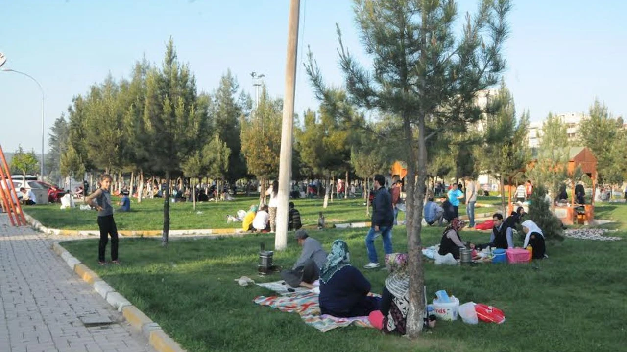Şanlıurfa’da Piknik Yapılacak Alanlar Doldu Taştı