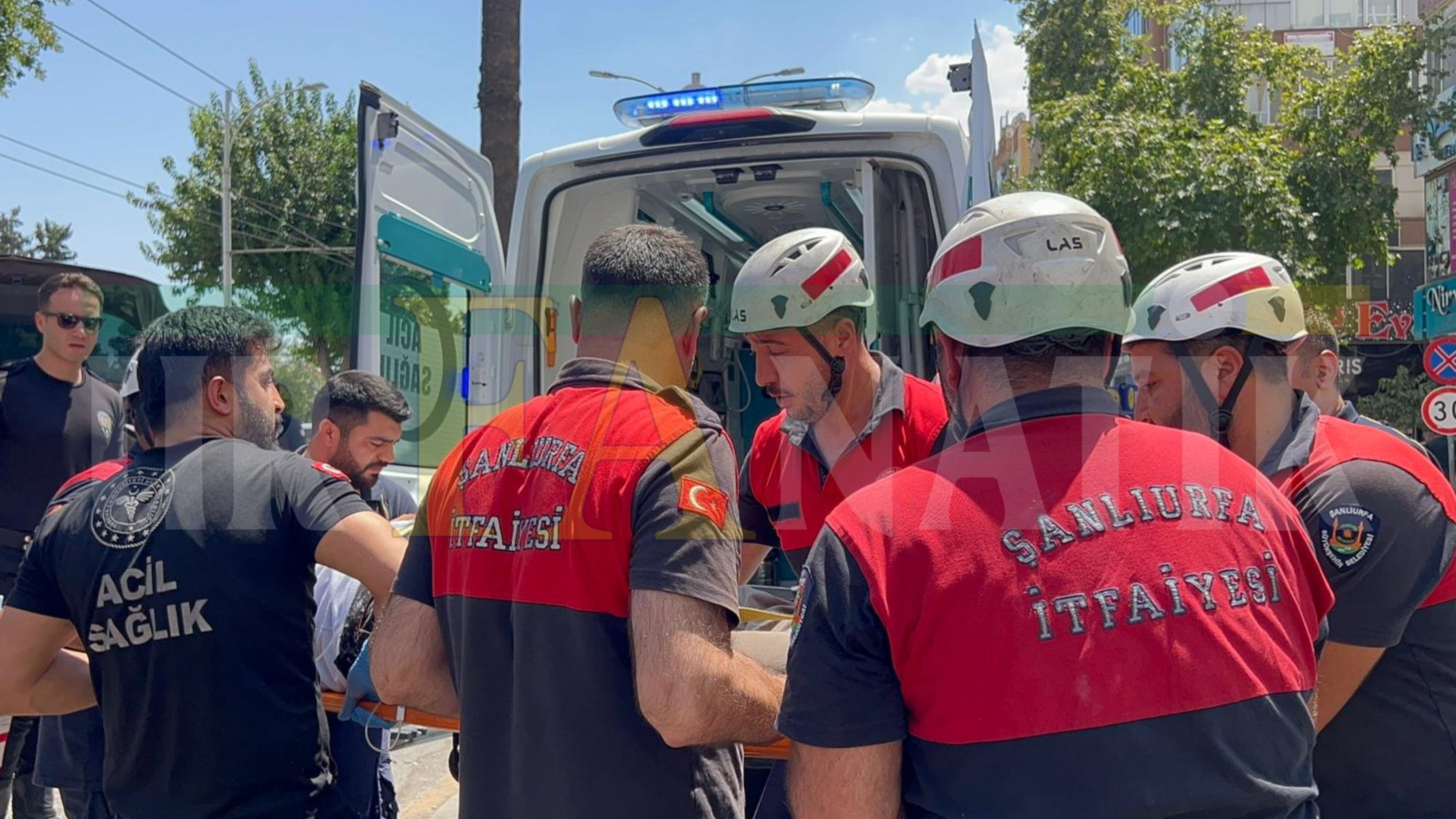 Şanlıurfa'nın En İşlek Caddesinde Ortalık Savaş Alanına Döndü (3)
