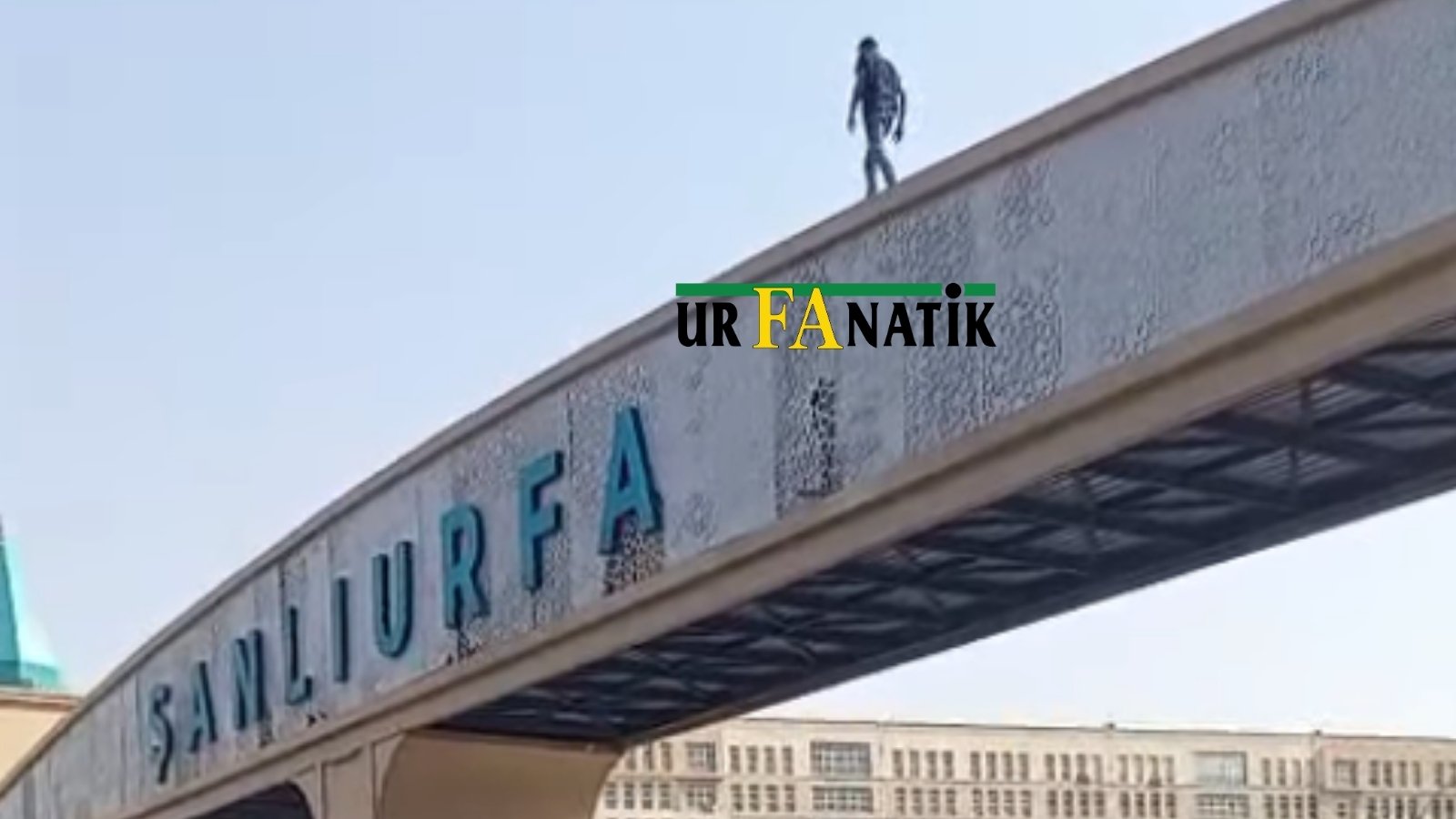 Şanlıurfa’nın Eyyübiye Ilçesi Akabe Toki̇ Çıkışında Sevdiği Kızdan Ayrılan Bir Genç Intihar Girişiminde Bulundu (3)