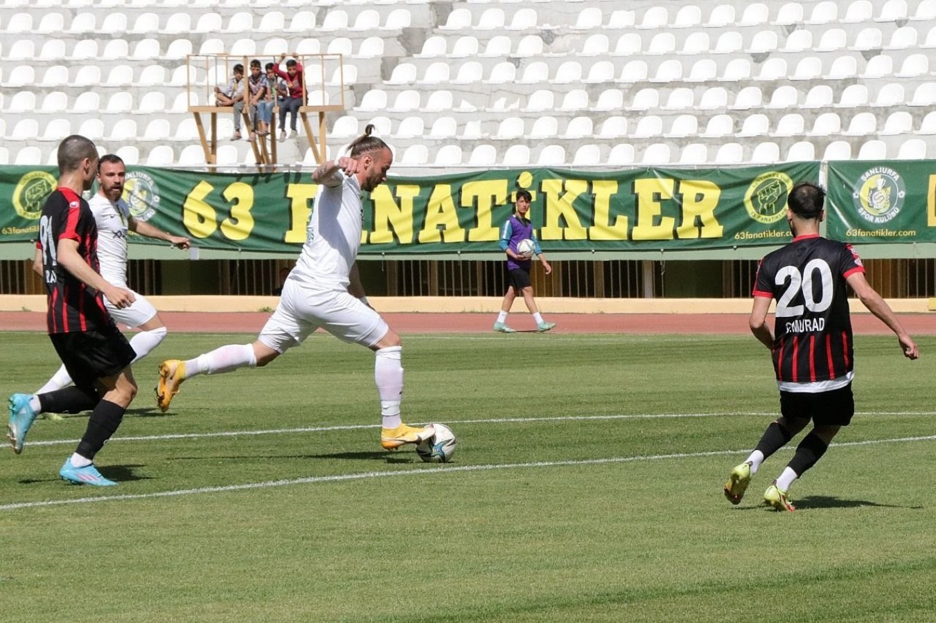 Sinan Kurumuş Şanlıurfaspor'da (1)