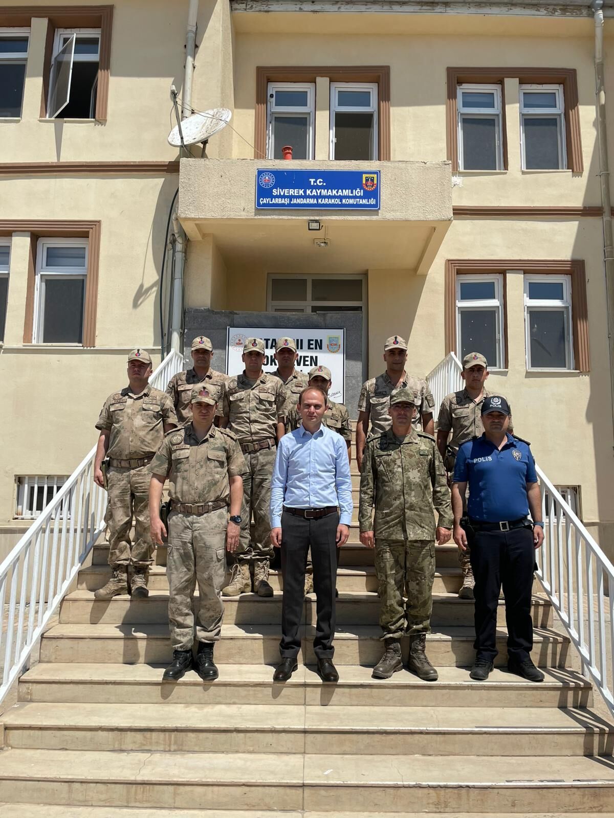 Siverek Kaymakamı Salih Sak’tan Çaylarbaşı Karakolu’na Ziyaret (1)