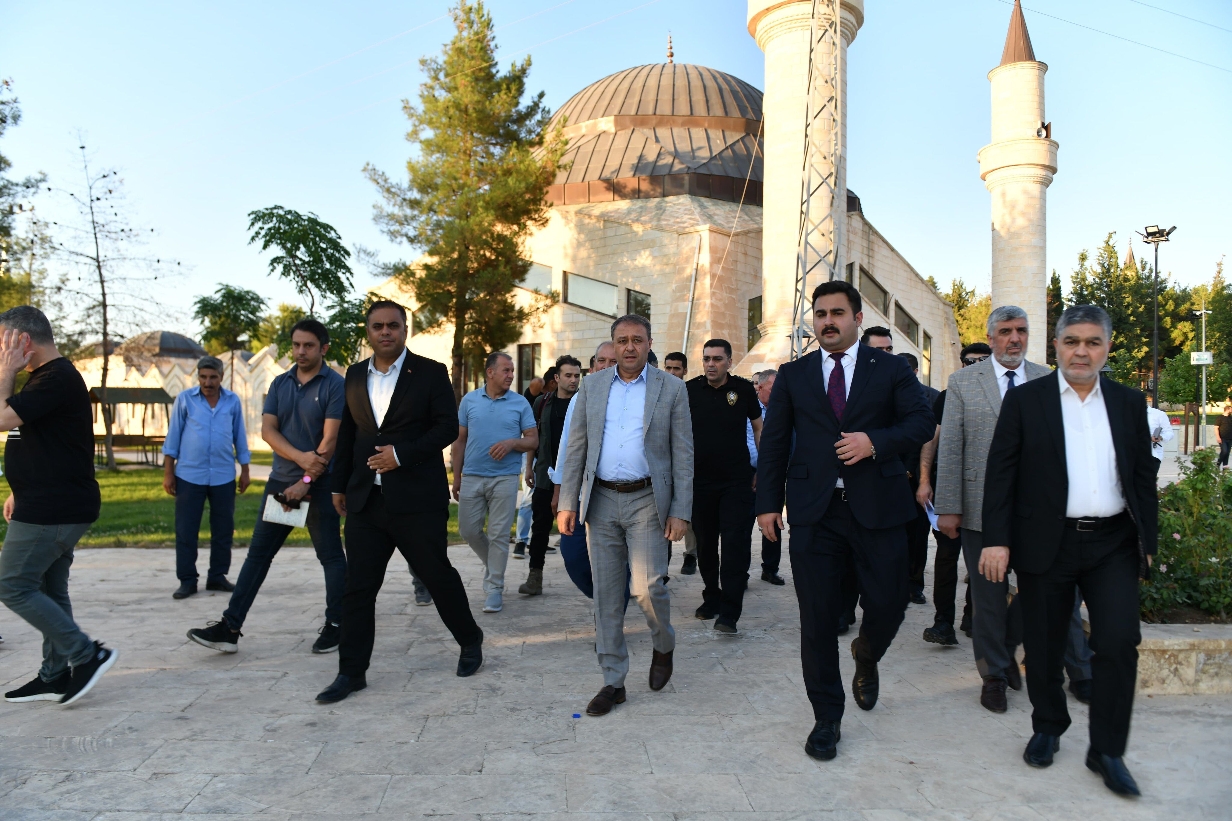 Vali Şıldak, Tuğgeneral Avkıran Ve Müdür Aksoy Eyyüp Nebi’de İncelemelerde Bulundu (2)
