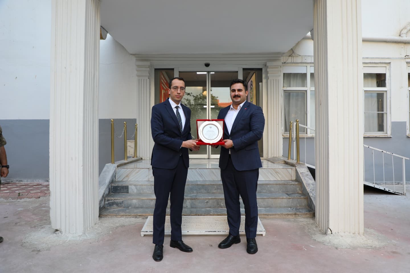 Viranşehir’den Atanan İsimlere Kaymakam Ülkü’den Plaketli Veda (2)