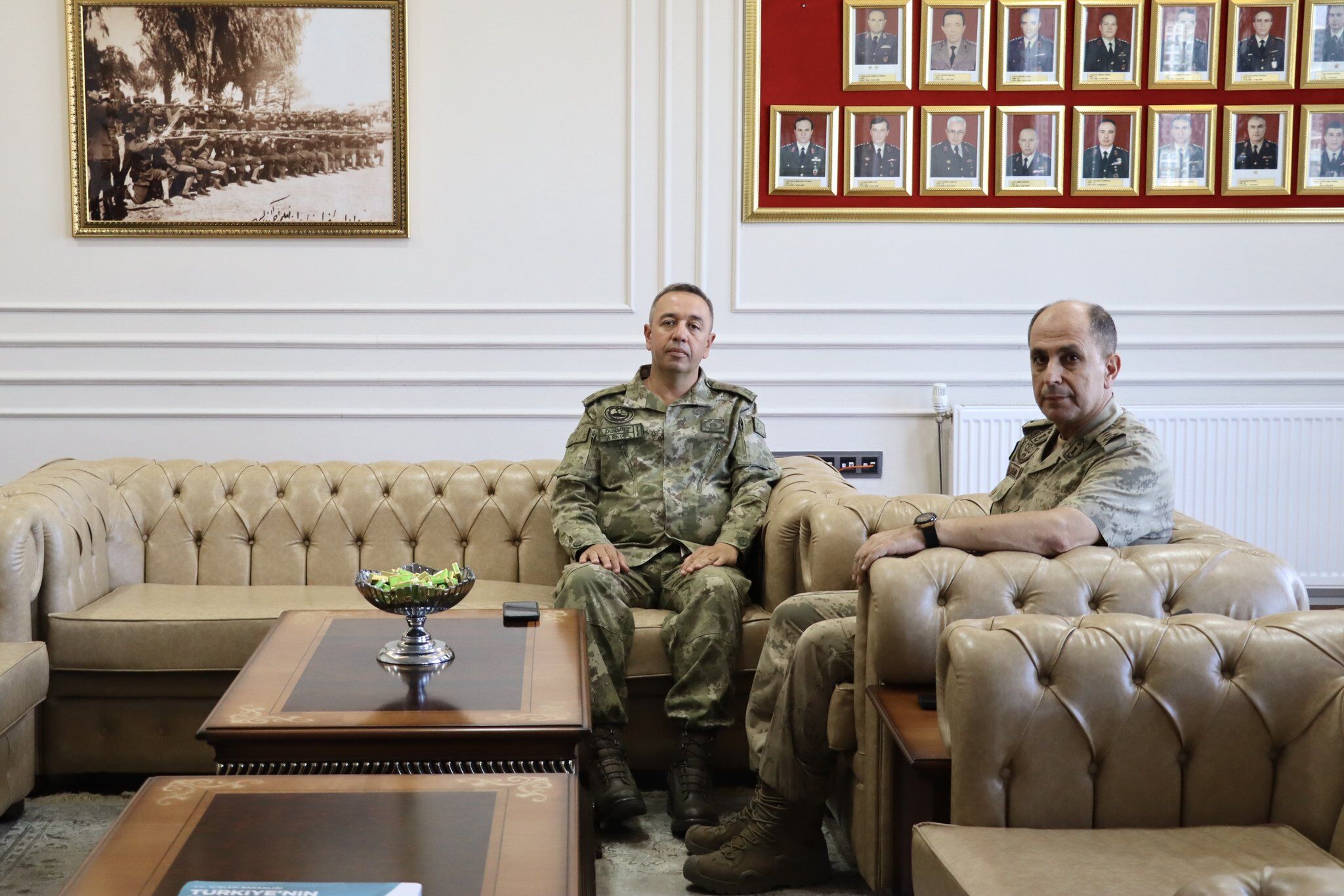 20. Zırhlı Tugay Komutanı Durmuş, Albay Aldemir’i Makamında Ziyaret Etti (2)